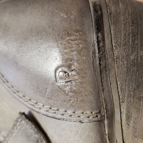 Roan cute distressed boots 👢 - Picture 2 of 7